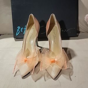 Betsey johnson pump